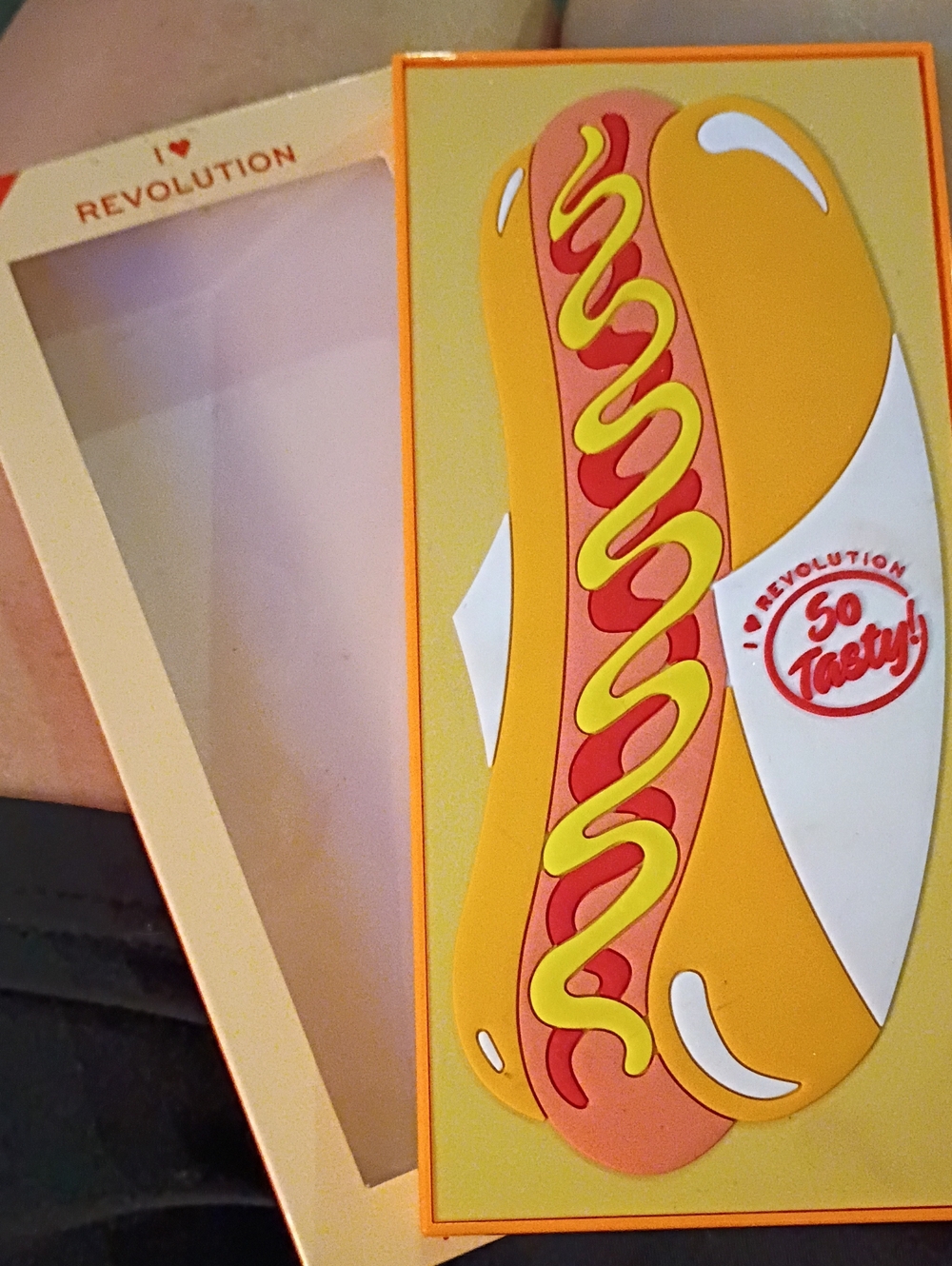 I ❤️ Revolution Hot Dog Palette